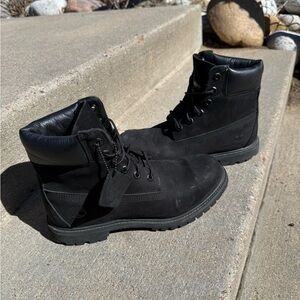 Women’s Black Timberlands (size 9.5)